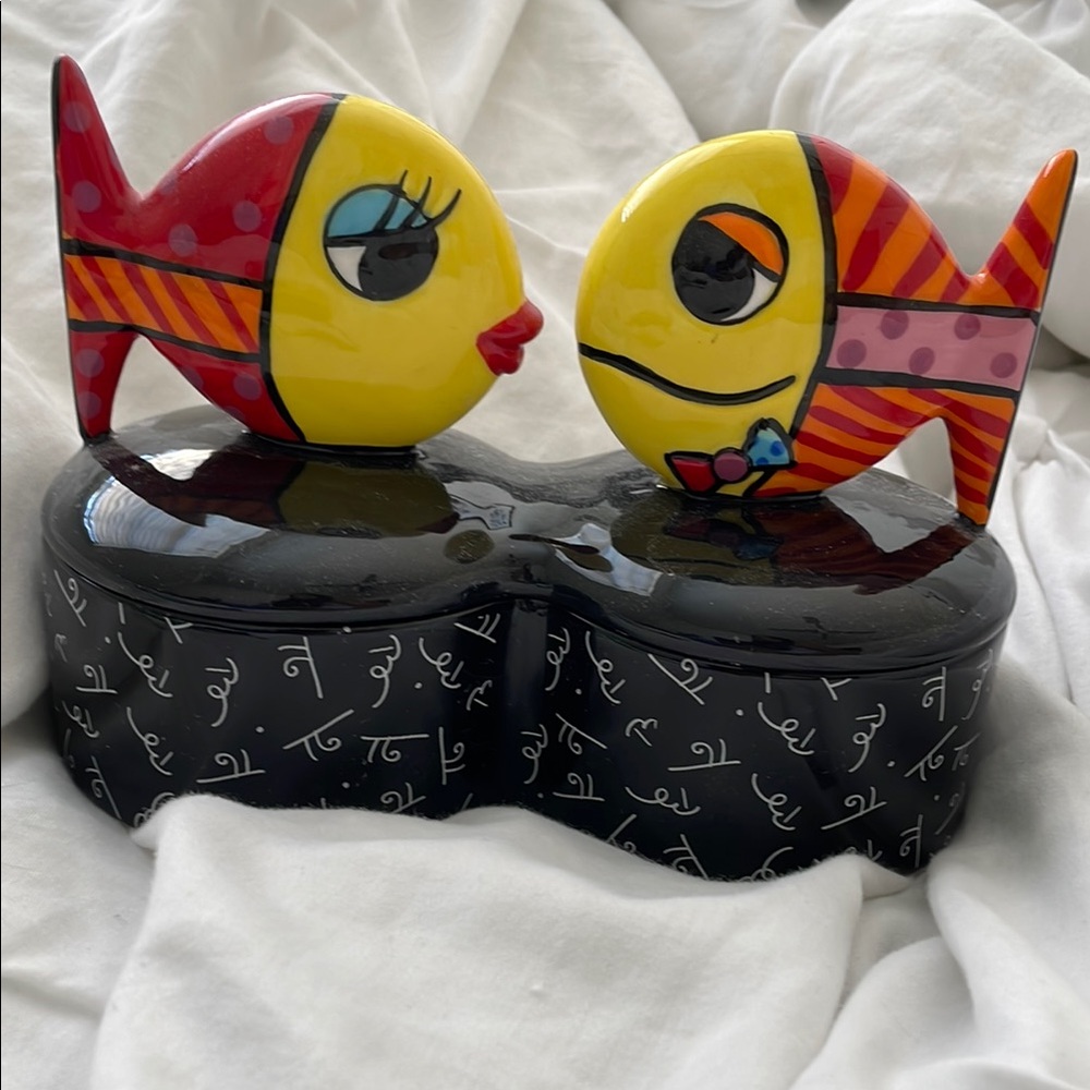 ROMERO BRITTI VINTAGE KISSING FISH BOX